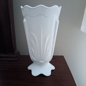 Mid 20th Century Fenton Milk Glass Vase. Agave plant pattern, 9 inches tall